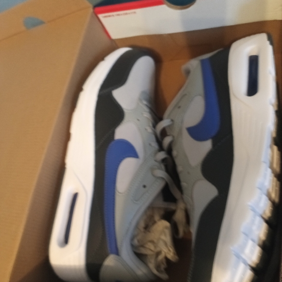 Nikes - Picture 4 of 4